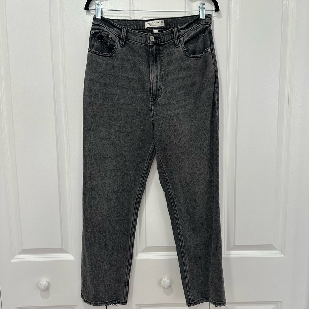 A&F Curve Love Ankle Straight Ultra High Rise Black Jeans